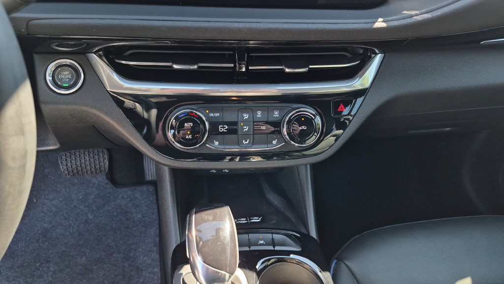 Used 2024 Buick Envista Sport Touring w/ Convenience I Package FWD image 17