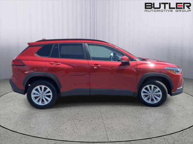 Certified 2022 Toyota Corolla Cross LE FWD image 6