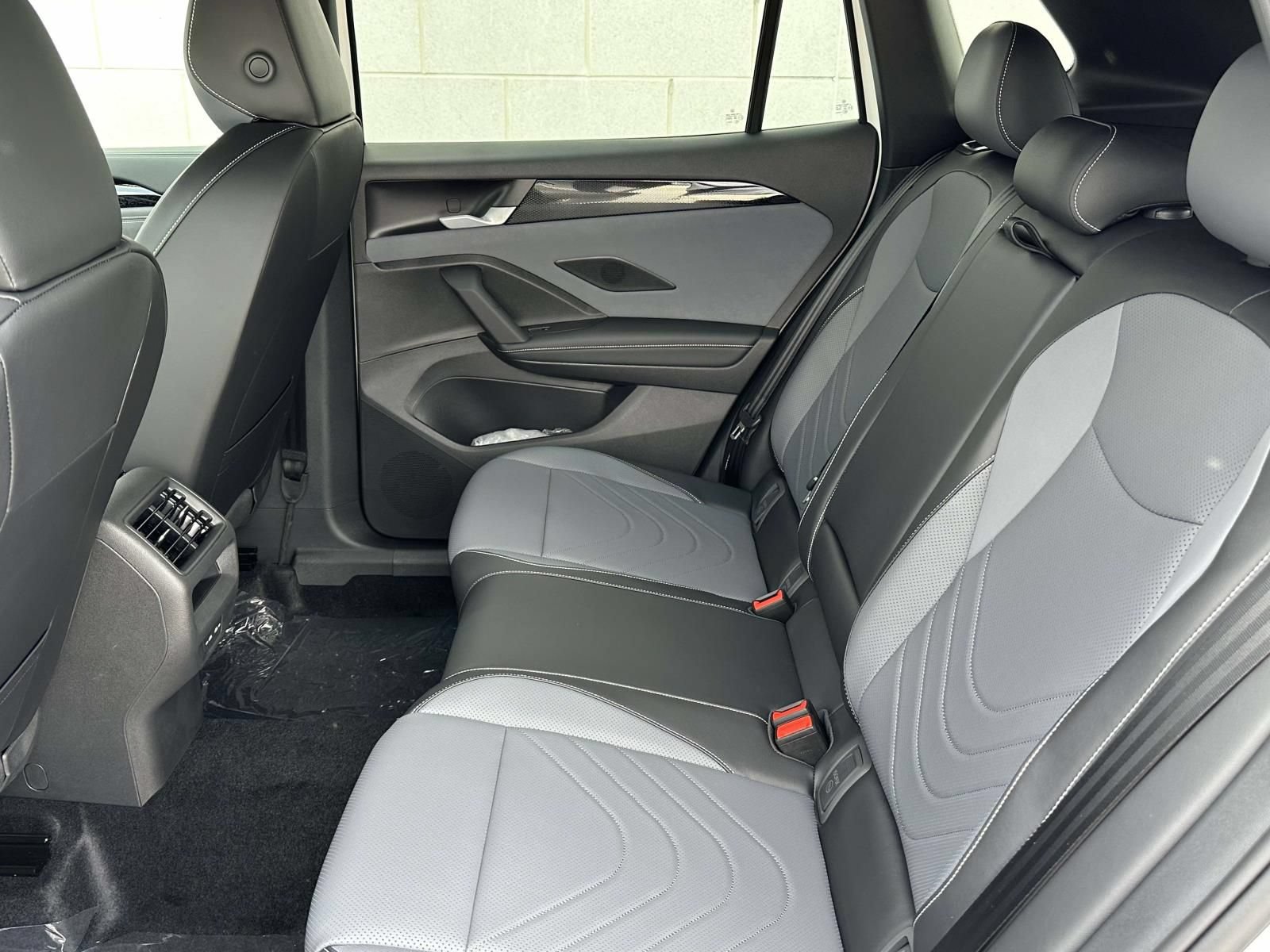New 2026 Volkswagen Tiguan SE R-Line AWD/4WD image 13