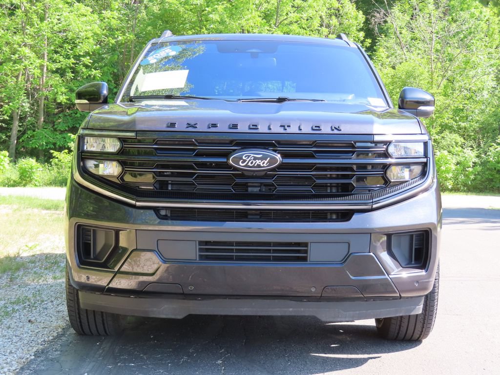 Used 2025 Ford Expedition Max Platinum w/ Stealth Appearance Package AWD/4WD image 14