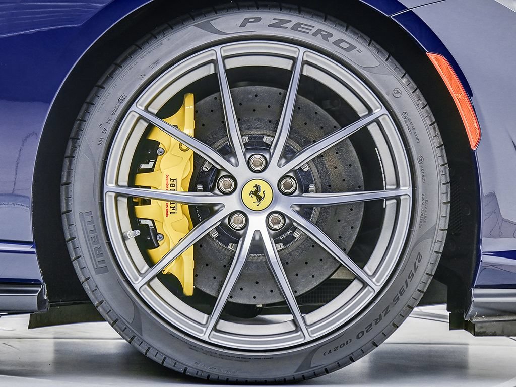 Certified 2022 Ferrari 812 GTS RWD image 33