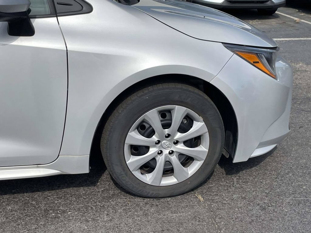 Used 2023 Toyota Corolla LE FWD image 9