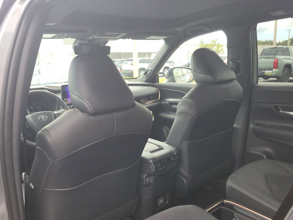 New 2026 Toyota Grand Highlander AWD Hybrid image 11