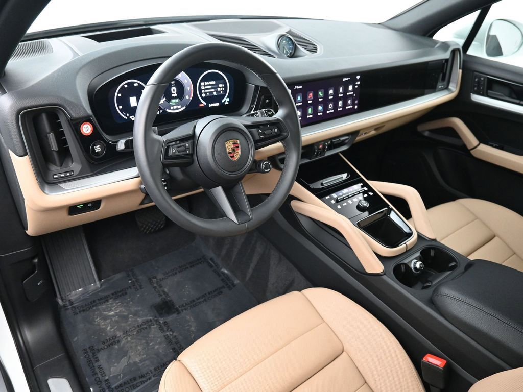 Certified 2025 Porsche Cayenne E-Hybrid w/ Premium Package Plus image 4