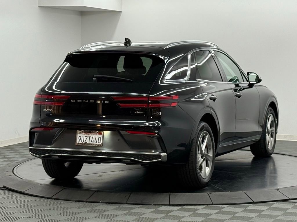 Used 2026 Genesis GV70 2.5T Select image 5