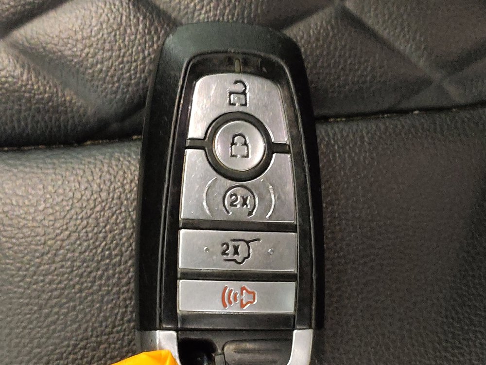 Used 2023 Ford Edge Titanium image 32