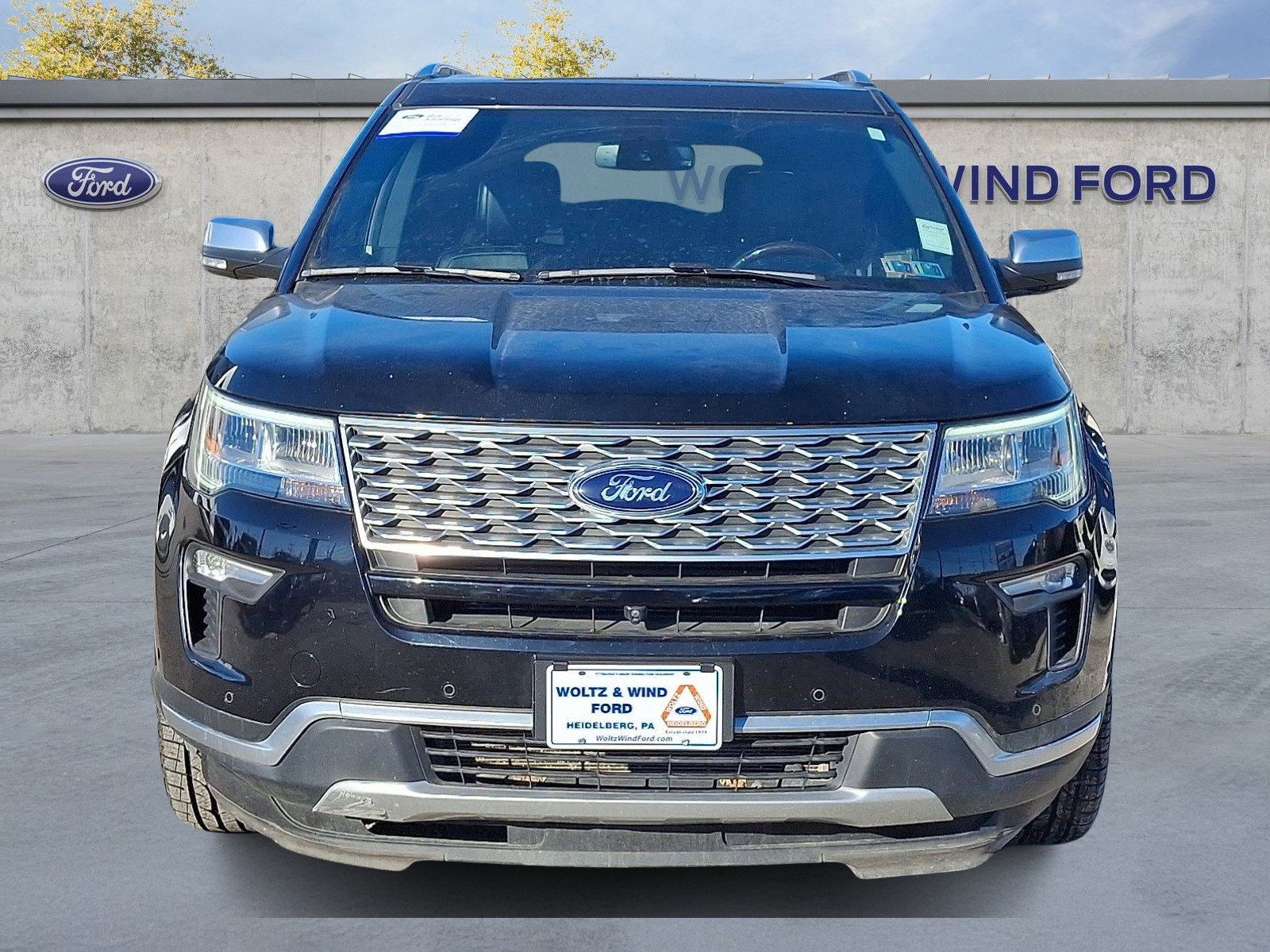 Certified 2018 Ford Explorer Platinum image 2
