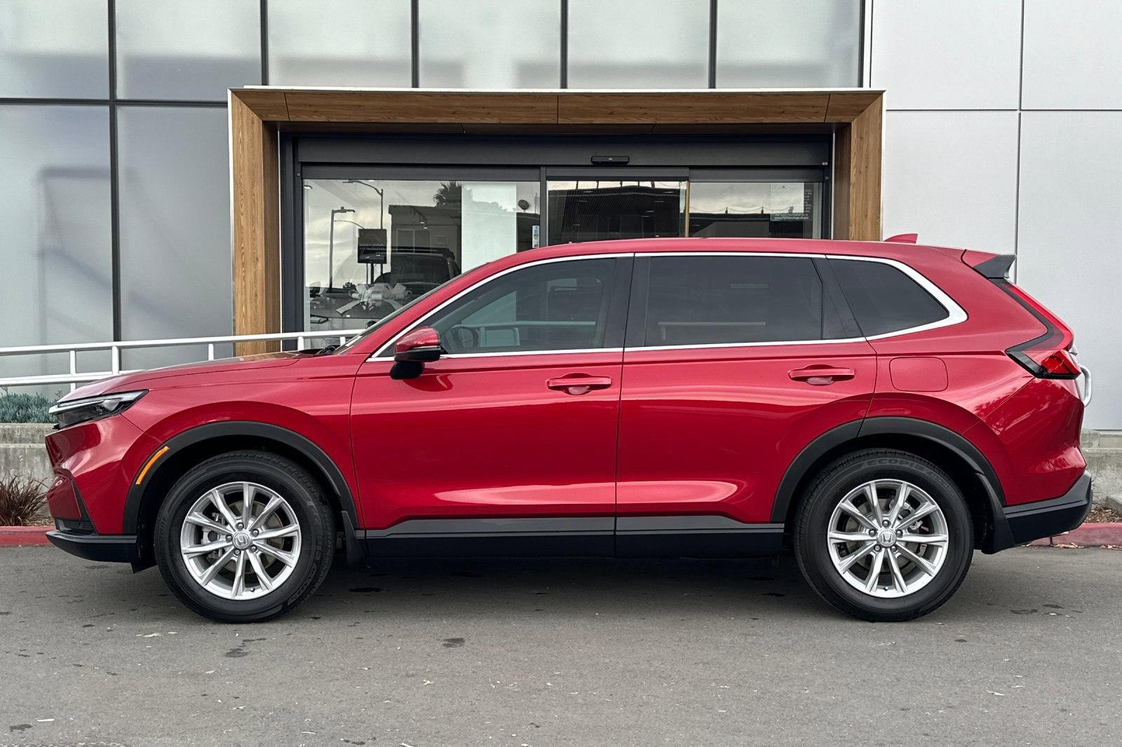 Used 2023 Honda CR-V EX-L image 5