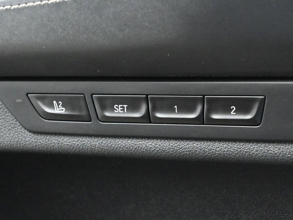 Used 2019 BMW 750i image 43