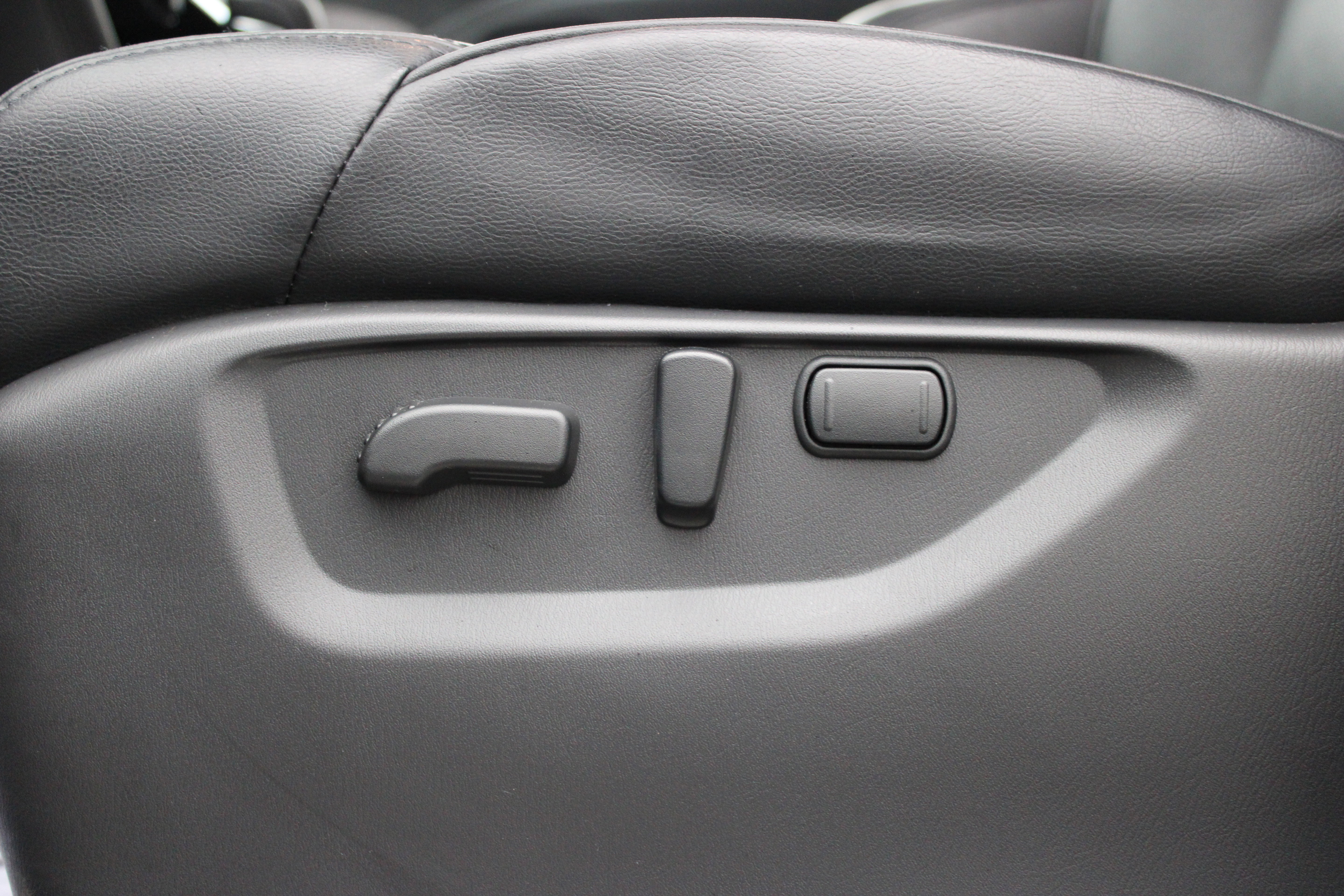 Certified 2024 Nissan Armada SL w/ Midnight Edition Package image 36