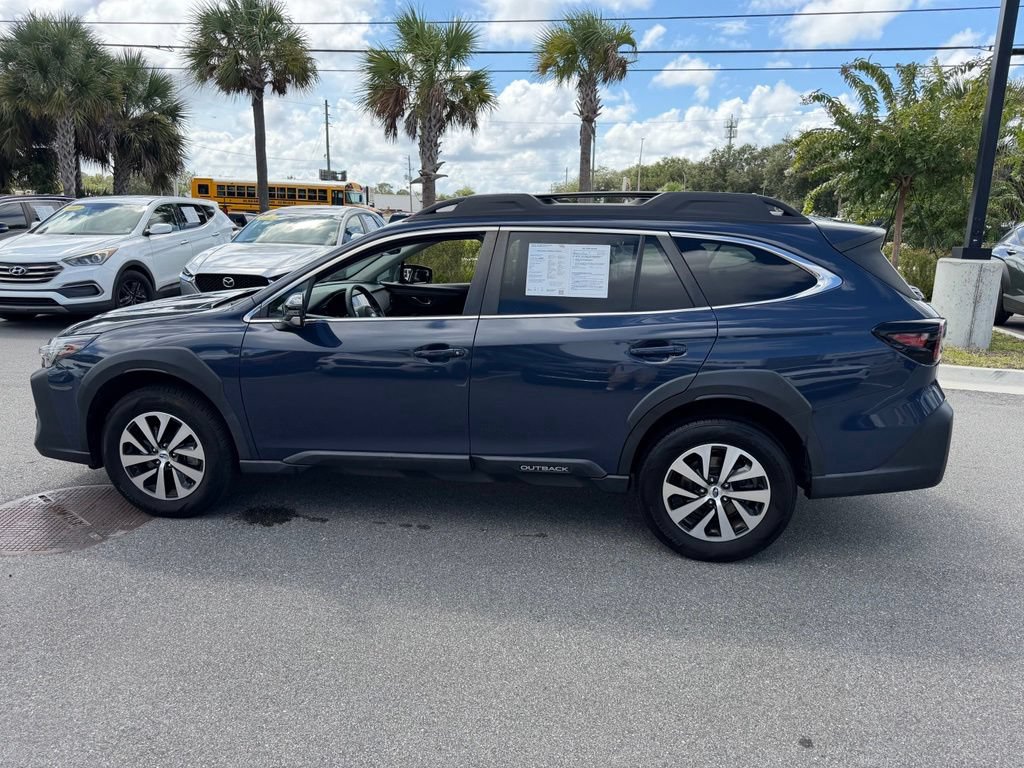 Used 2023 Subaru Outback Premium AWD/4WD image 10