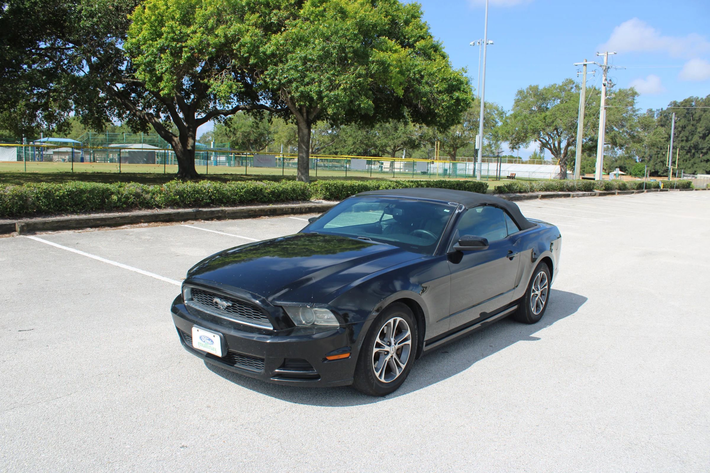 Used 2014 Ford Mustang Premium RWD image 1