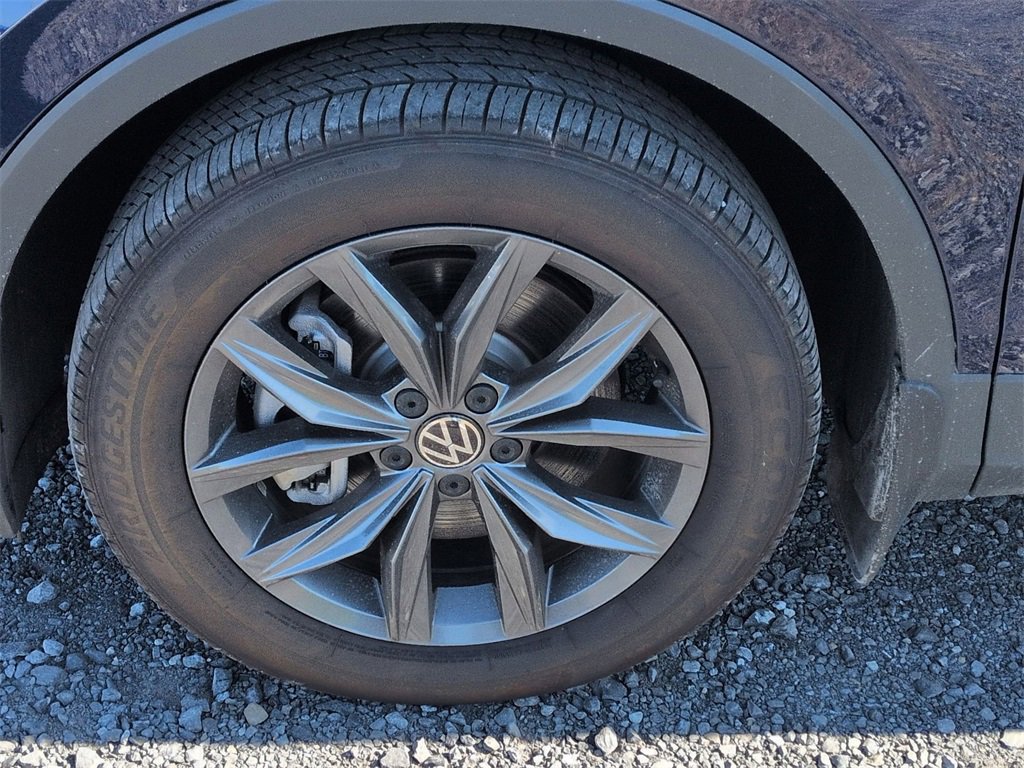 Used 2024 Volkswagen Tiguan SE image 10