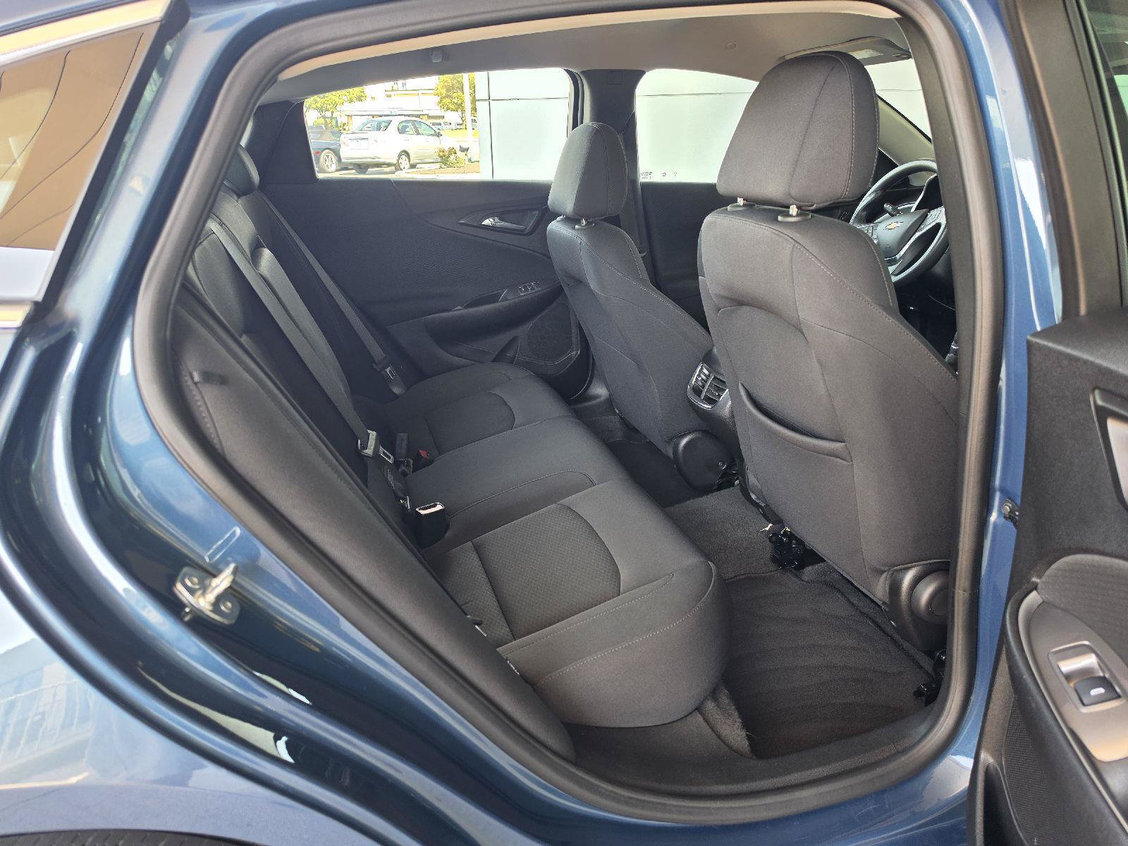 Used 2025 Chevrolet Malibu LT FWD image 10