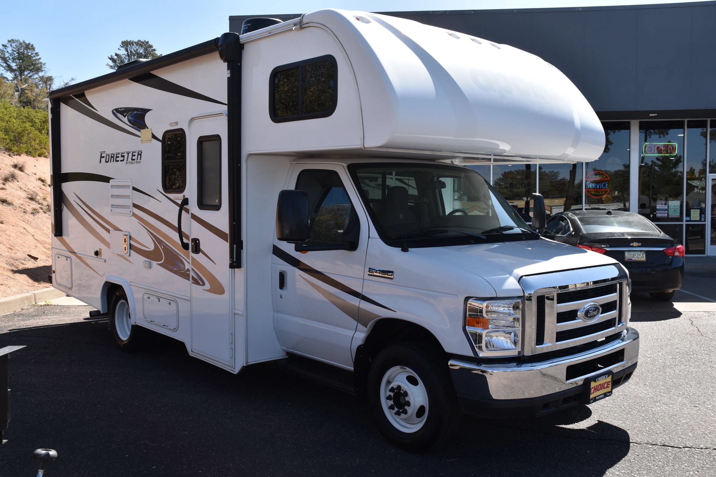 Used 2019 Ford E-450 and Econoline 450 Super Duty w/ Motorhome Prep Package RWD image 7