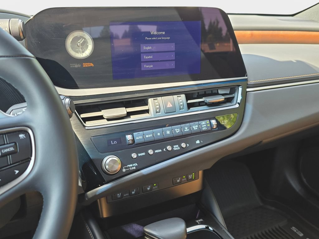 Certified 2025 Lexus ES 300h w/ Premium Package FWD image 19