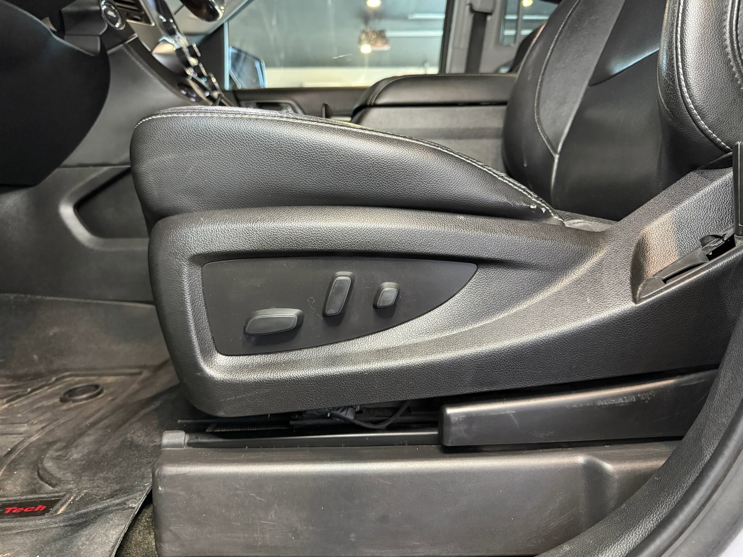 Used 2018 Chevrolet Suburban Premier image 5