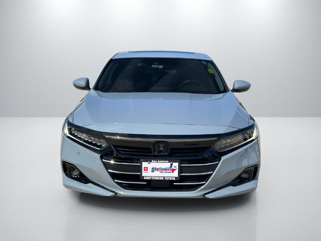 Used 2022 Honda Accord Touring image 2