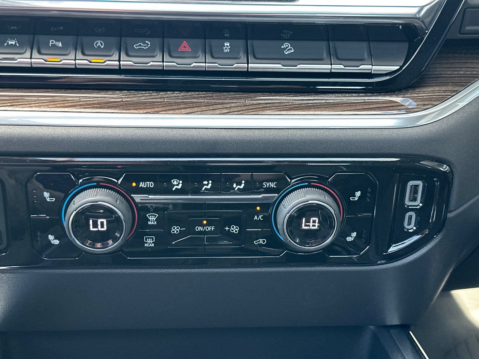 New 2026 Chevrolet Silverado 1500 LT Trail Boss w/ LT Trail Boss Premium Package AWD/4WD image 28