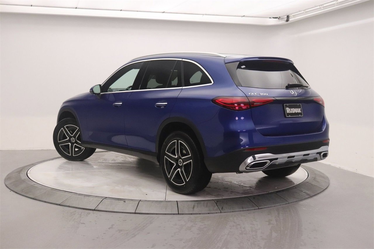 New 2026 Mercedes-Benz GLC 300 image 2