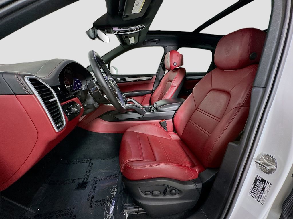 Certified 2023 Porsche Cayenne Platinum Edition AWD/4WD image 5