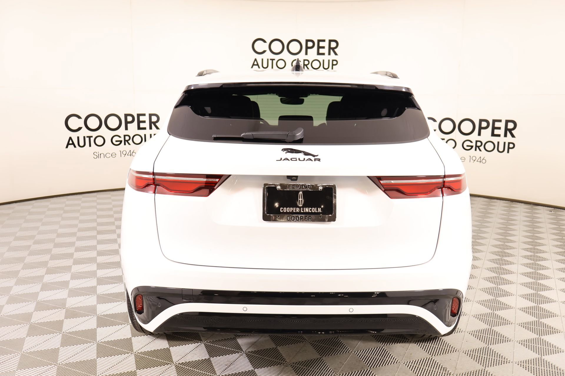 Used 2025 Jaguar F-PACE R-Dynamic S image 24