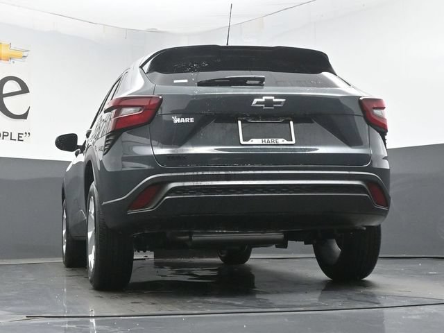 New 2026 Chevrolet Trax LS w/ LS Convenience Package FWD image 32