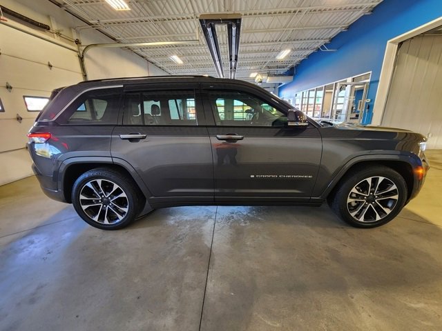 Used 2022 Jeep Grand Cherokee Overland w/ Luxury Tech Group IV image 5