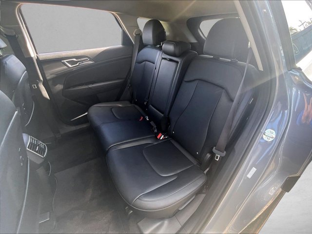 Used 2025 Kia Sportage EX FWD image 28