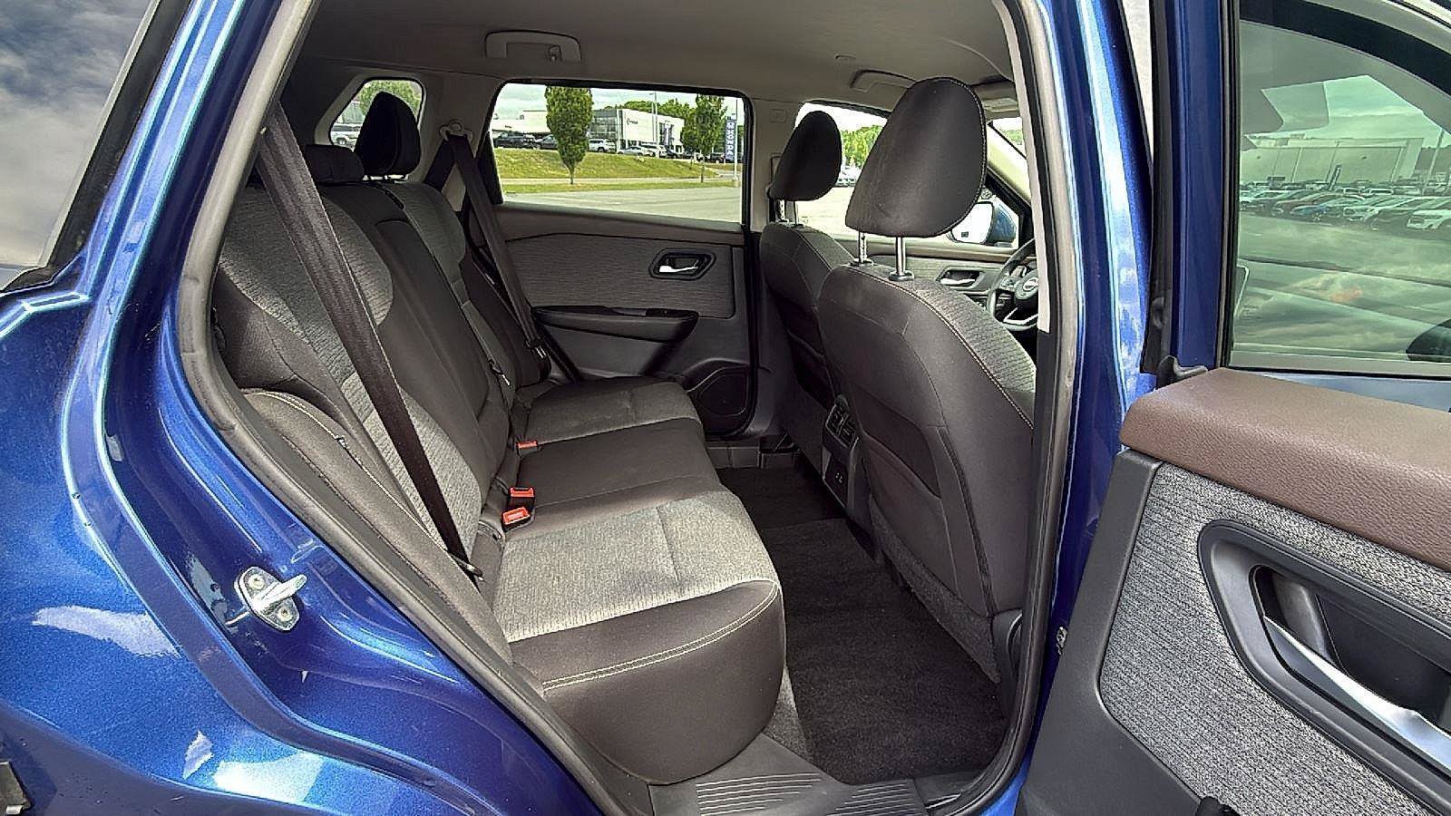 Used 2022 Nissan Rogue SV FWD image 20