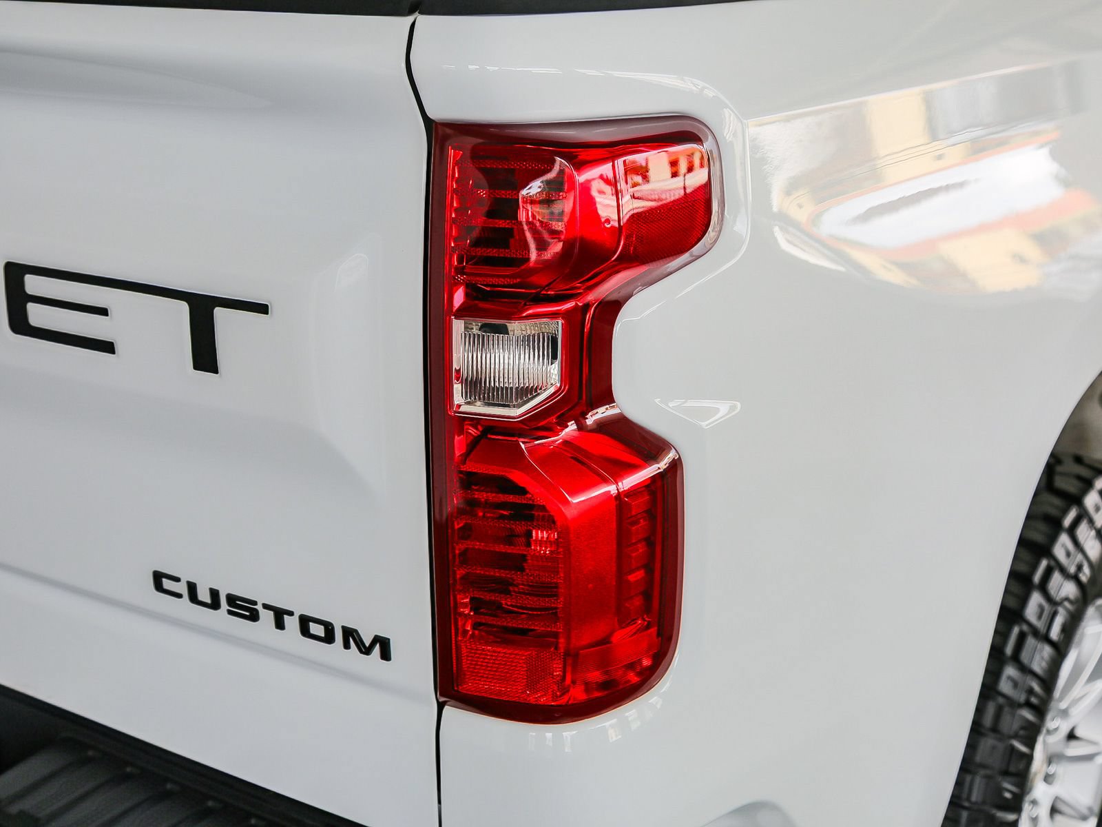 Used 2022 Chevrolet Silverado 1500 Custom w/ LPO, Dark Essentials Package RWD image 8