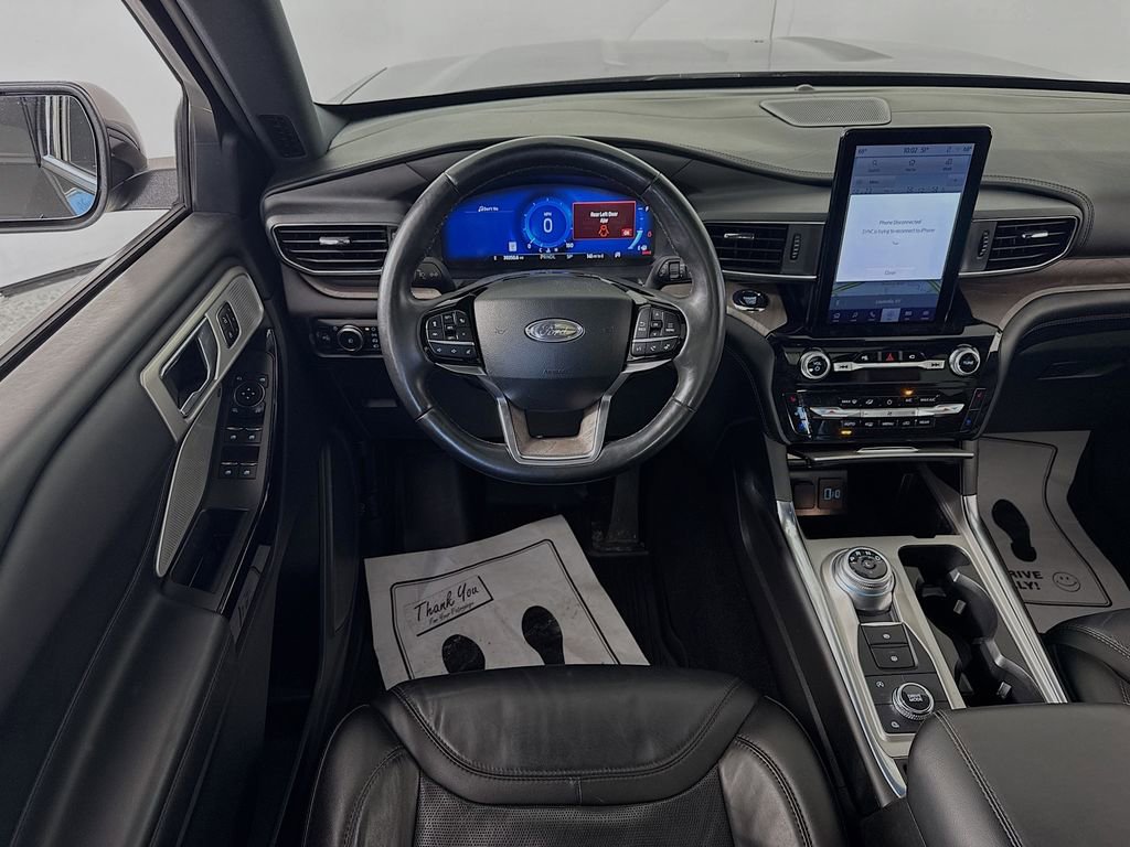 Certified 2023 Ford Explorer Platinum w/ Technology Package AWD/4WD image 4