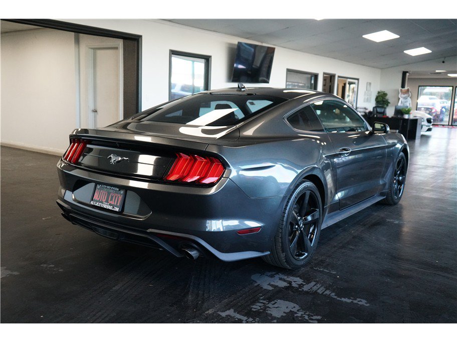 Used 2020 Ford Mustang Coupe RWD image 7
