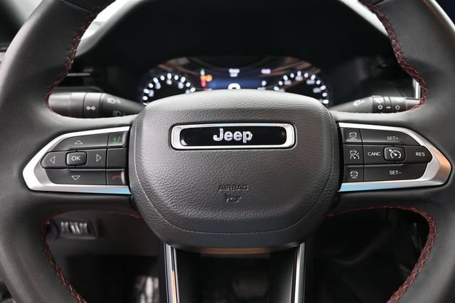 Used 2025 Jeep Compass Trailhawk AWD/4WD image 28