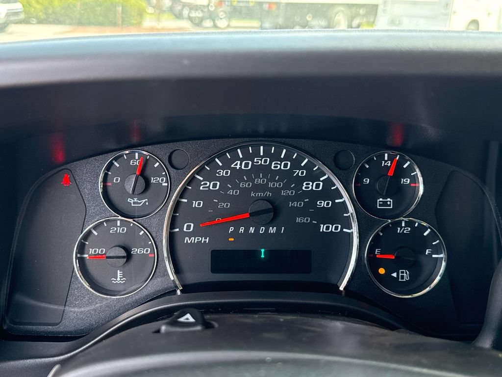New 2026 Chevrolet Express 2500 w/ Driver Convenience Package RWD image 7