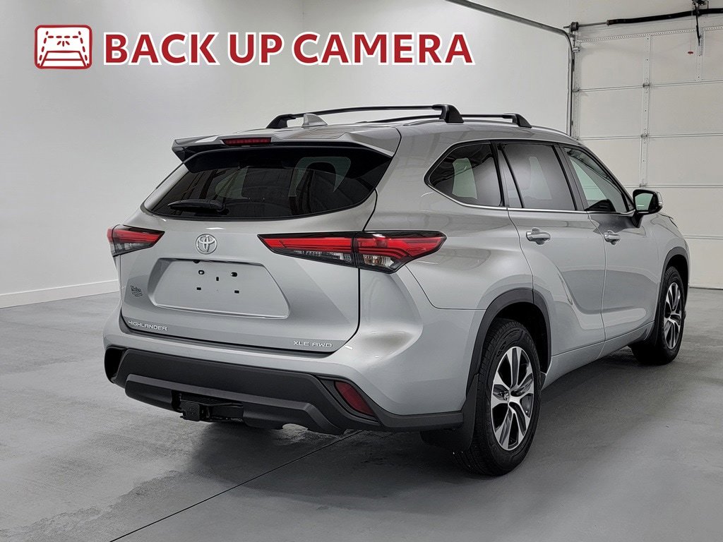 Used 2021 Toyota Highlander XLE AWD/4WD image 9