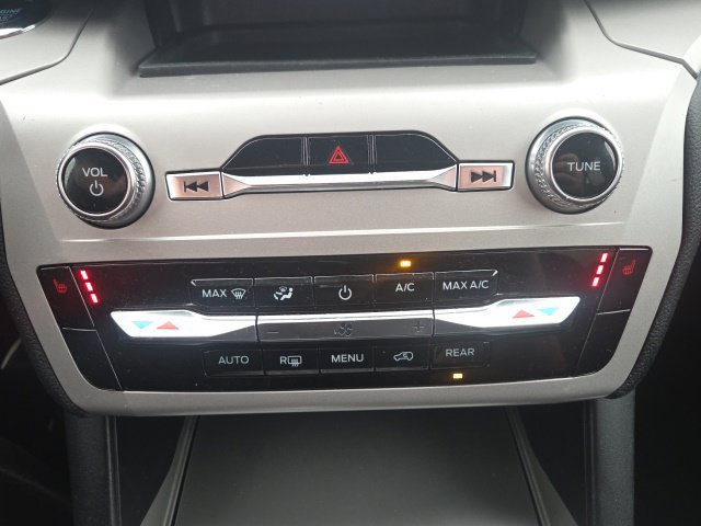 Used 2023 Ford Explorer XLT AWD/4WD image 35