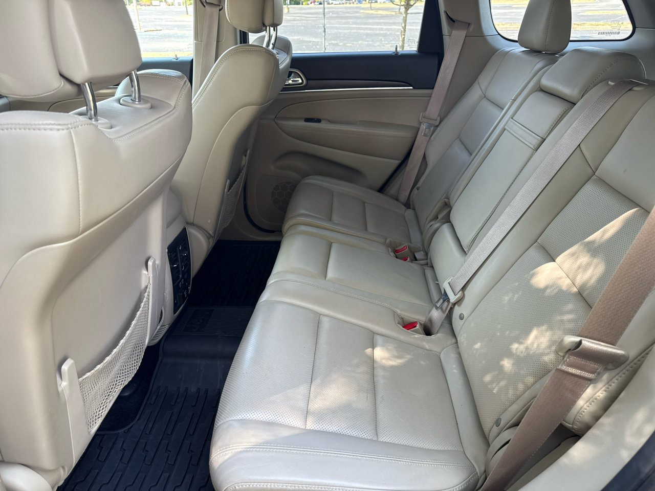Used 2014 Jeep Grand Cherokee Limited w/ Luxury Group II image 9