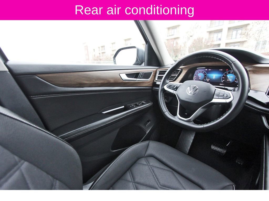 Used 2024 Volkswagen Atlas SE w/ Black Wheel Package image 9