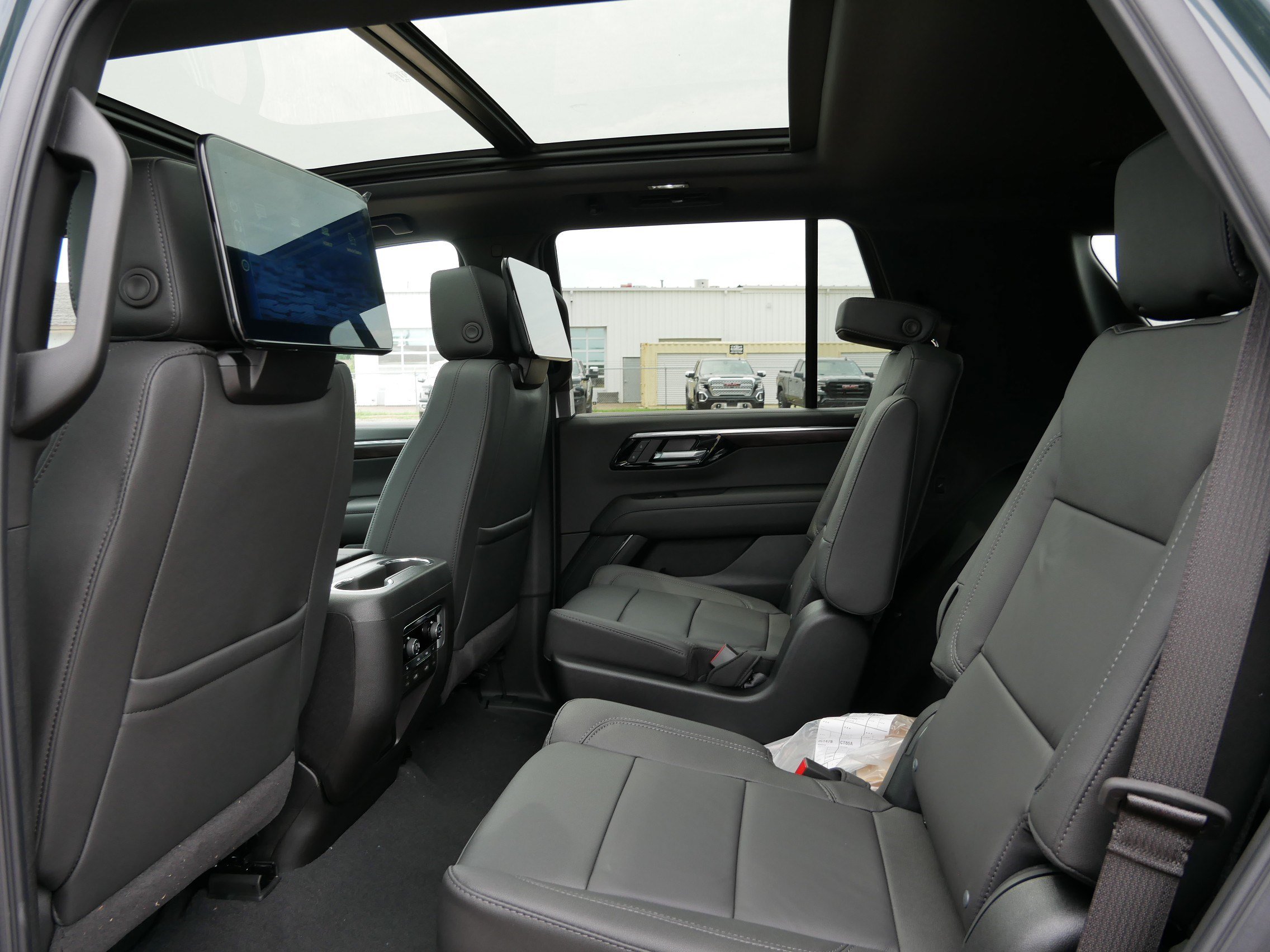 New 2026 Chevrolet Tahoe Z71 w/ Z71 Off-Road Package AWD/4WD image 11