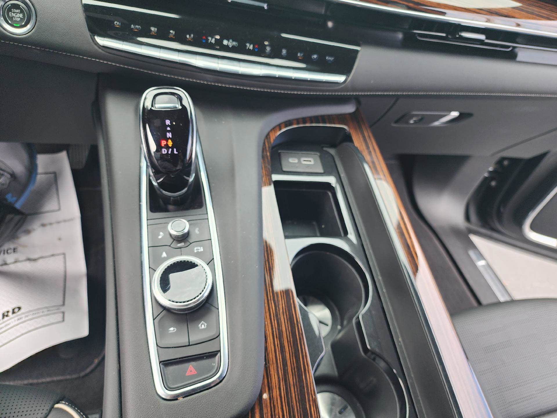 Used 2023 Cadillac Escalade Premium Luxury AWD/4WD image 15