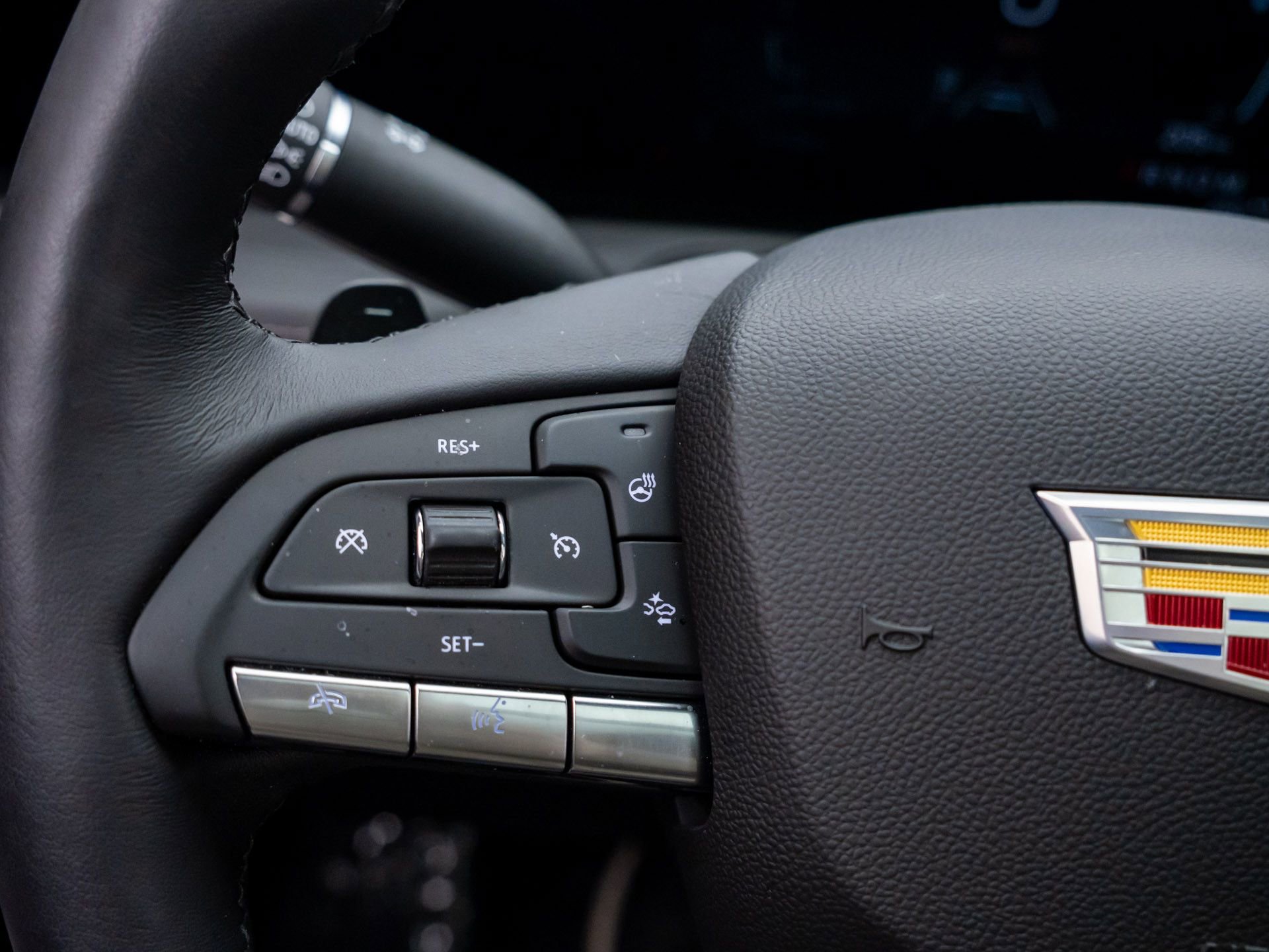 Certified 2025 Cadillac XT4 Premium Luxury AWD/4WD image 25