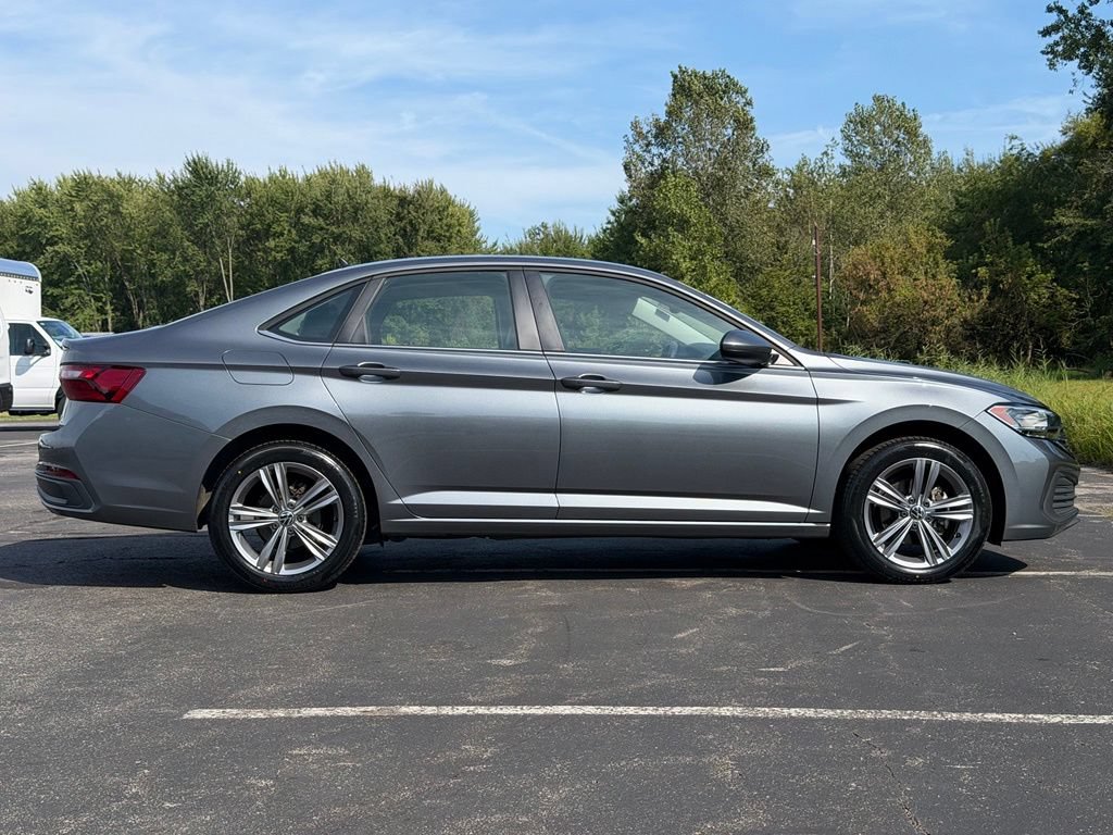 Used 2022 Volkswagen Jetta SE FWD image 7