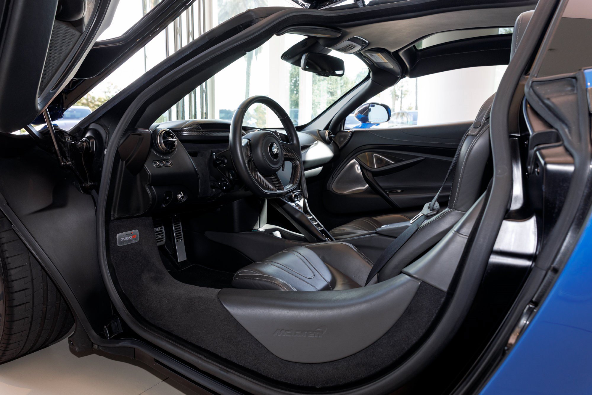 Used 2019 McLaren 720S Luxury RWD image 24