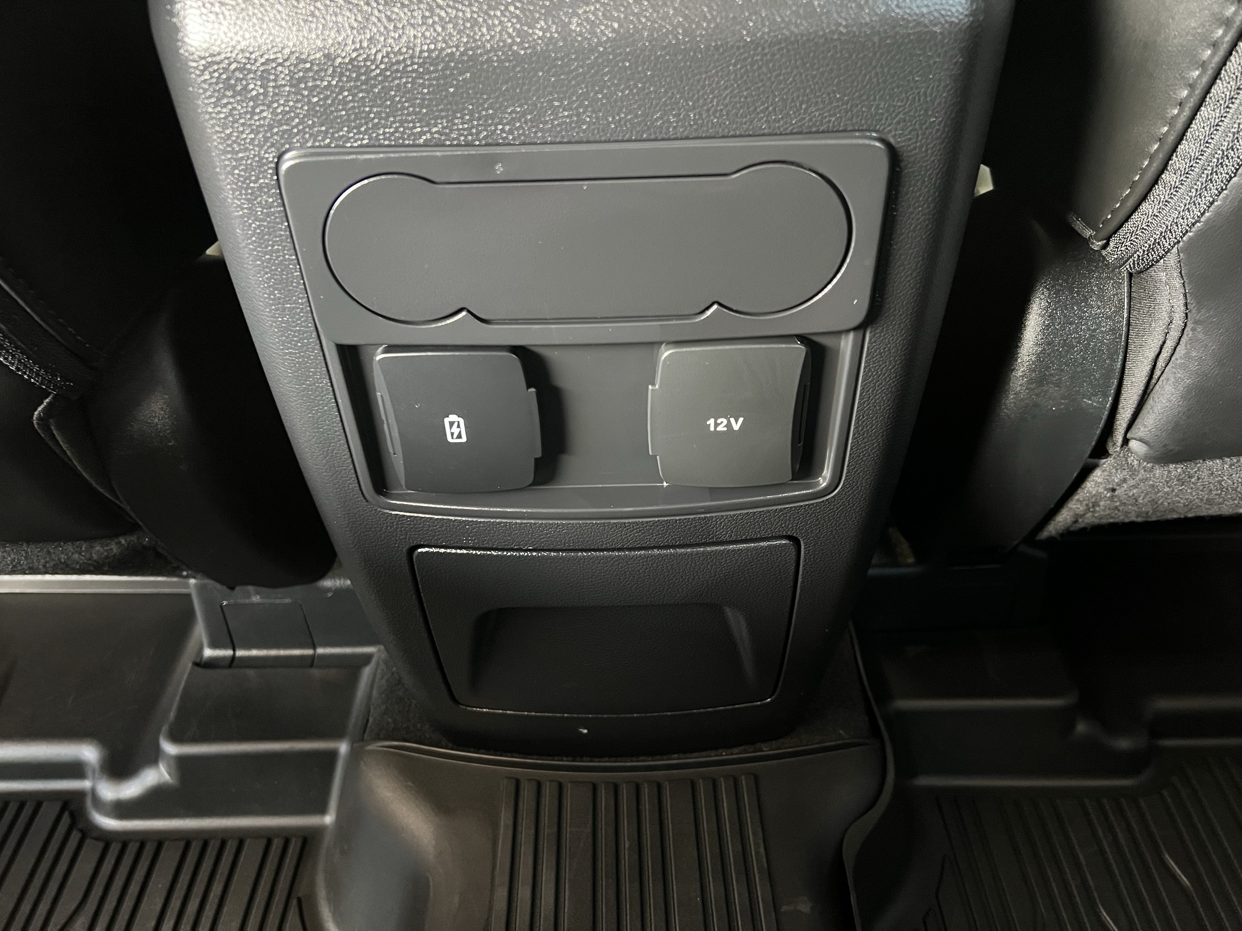 Used 2024 Ford Explorer XLT w/ Equipment Group 202A AWD/4WD image 47