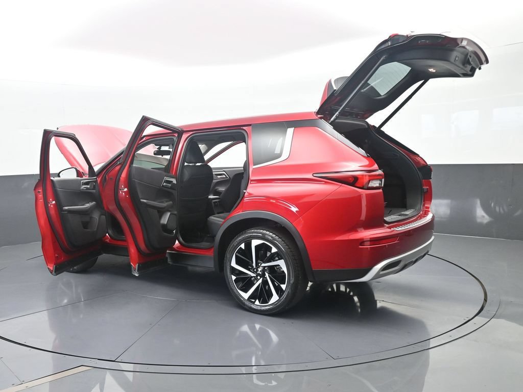 Used 2024 Mitsubishi Outlander SE Black Edition FWD image 70