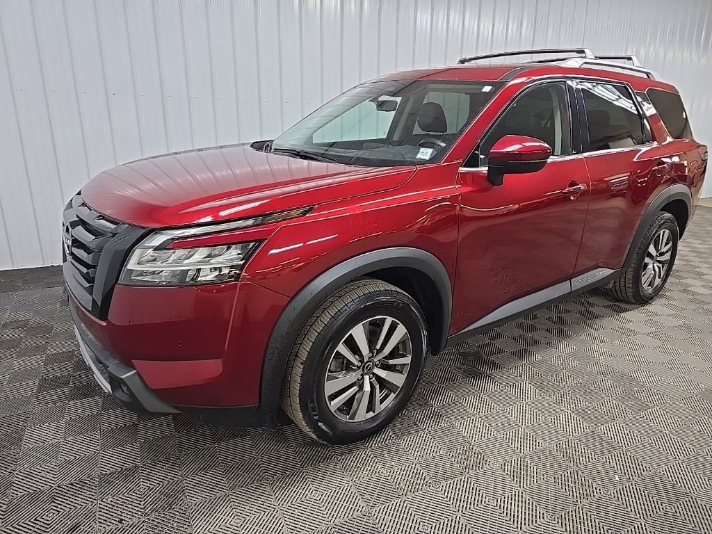 Used 2023 Nissan Pathfinder SL w/ Lighting Package (N92) image 8