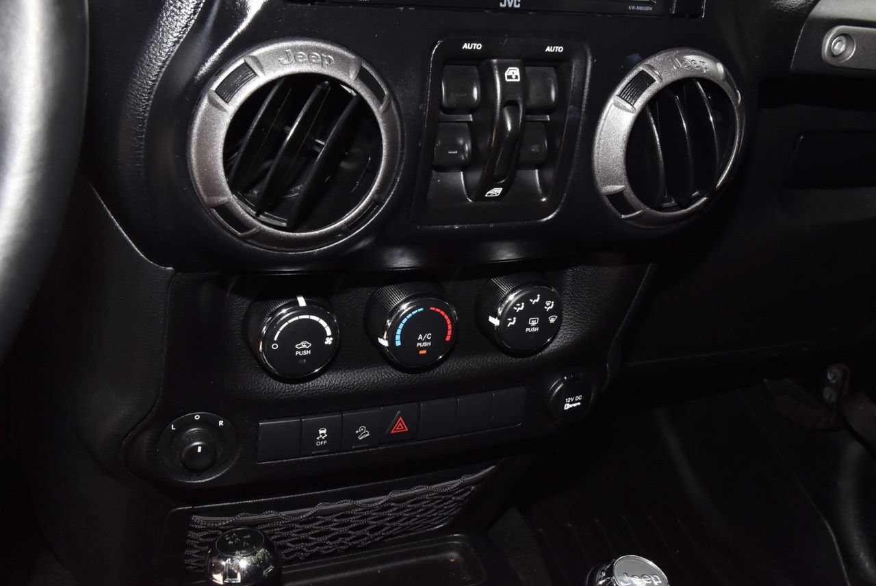 Used 2017 Jeep Wrangler Unlimited Sport w/ Quick Order Package 24S AWD/4WD image 29