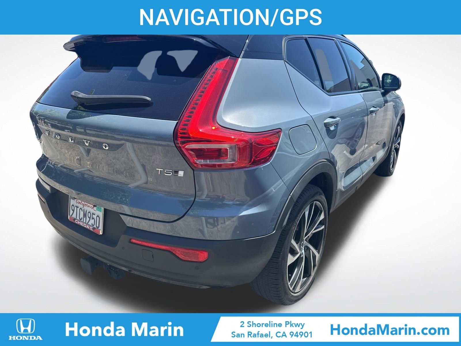 Used 2022 Volvo XC40 T5 R-Design w/ Advanced Package AWD/4WD image 3