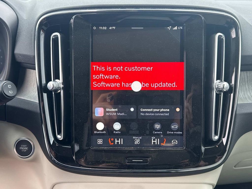 New 2026 Volvo XC40 B5 Ultra w/ Climate Package AWD/4WD image 23